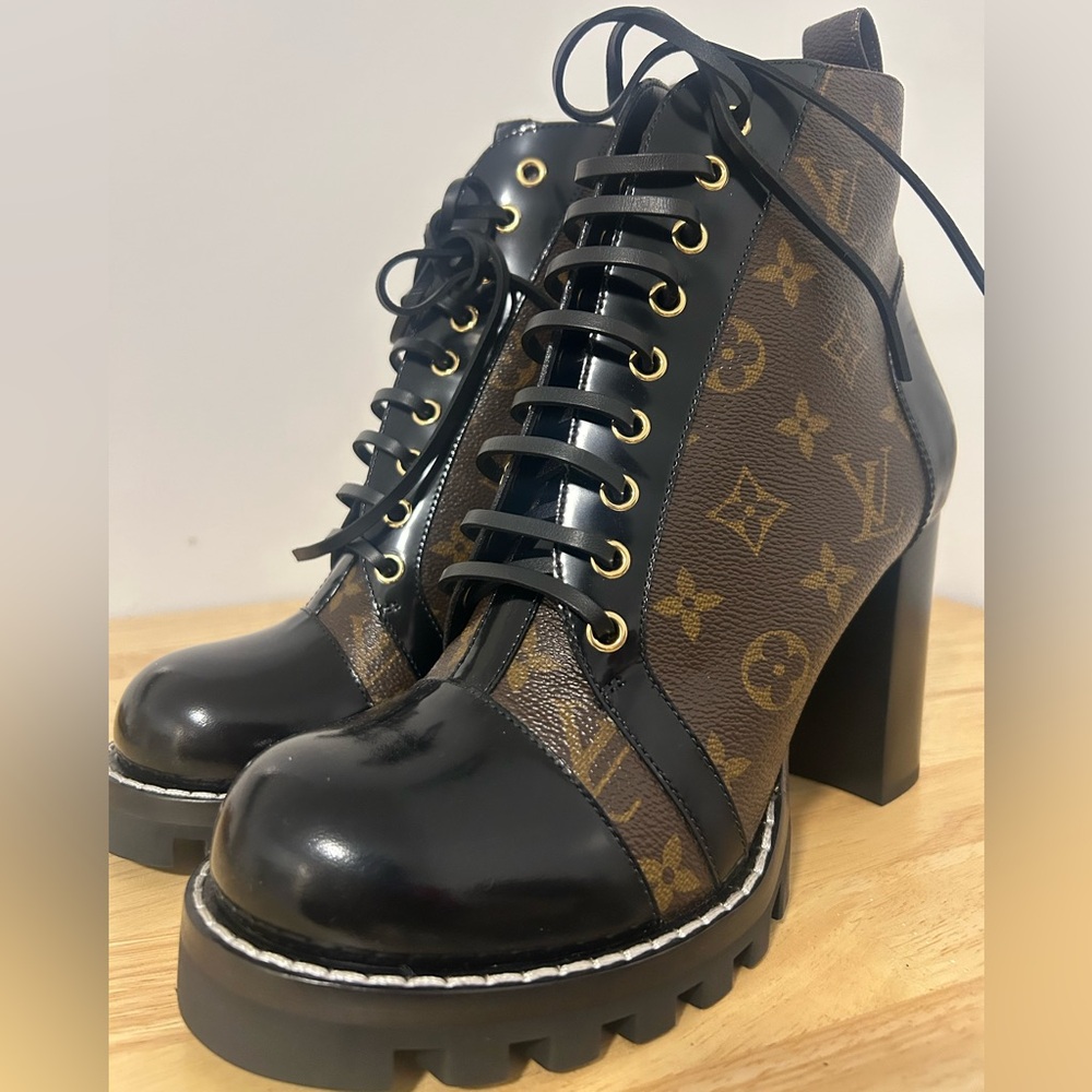 Louis Vuitton Monogram Star Trail Boots - Picture 5 of 5